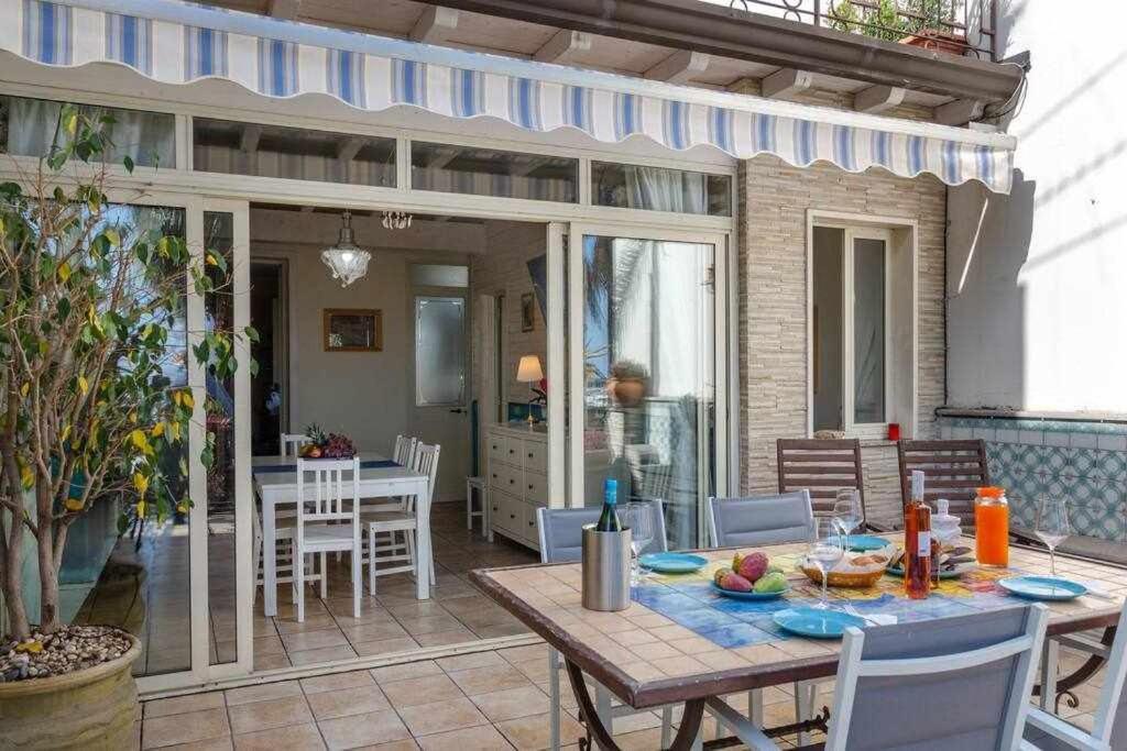 Casa Delle Zammare Fronte Mare Centro Storico Villa Riposto Buitenkant foto