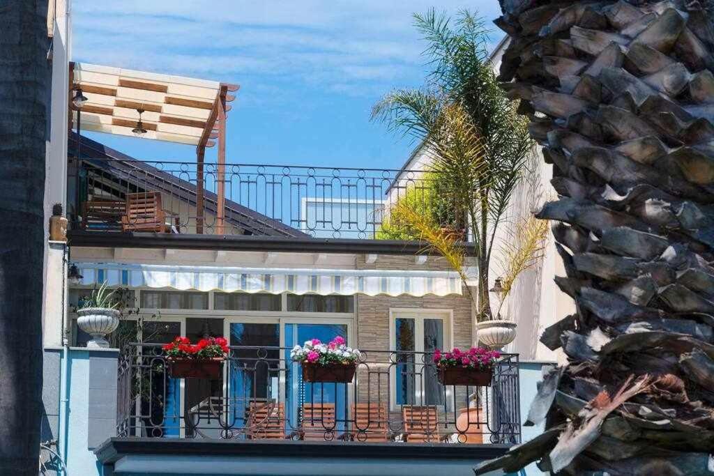 Casa Delle Zammare Fronte Mare Centro Storico Villa Riposto Buitenkant foto